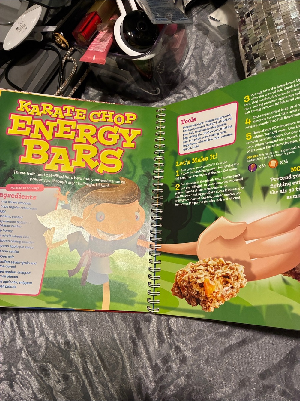 #749| 🏟️Better Homes & Gardens Junior Cook Book - Red, Yellow, Blue - Picture 3 of 12